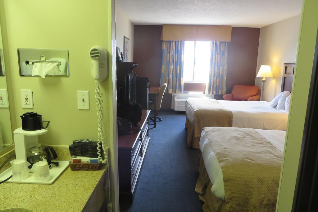 Baymont By Wyndham Boone Hotel Buitenkant foto